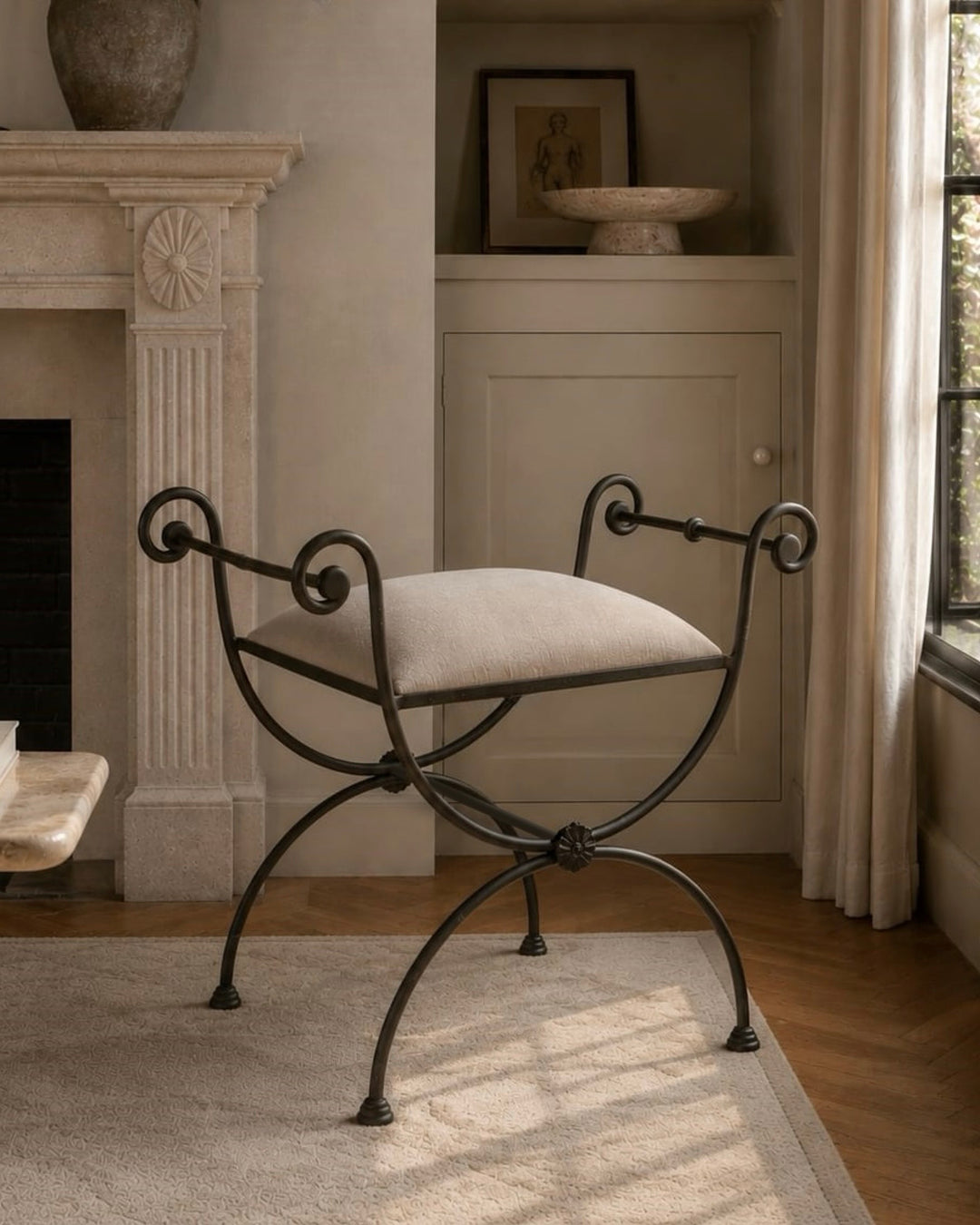 Nabela Stool